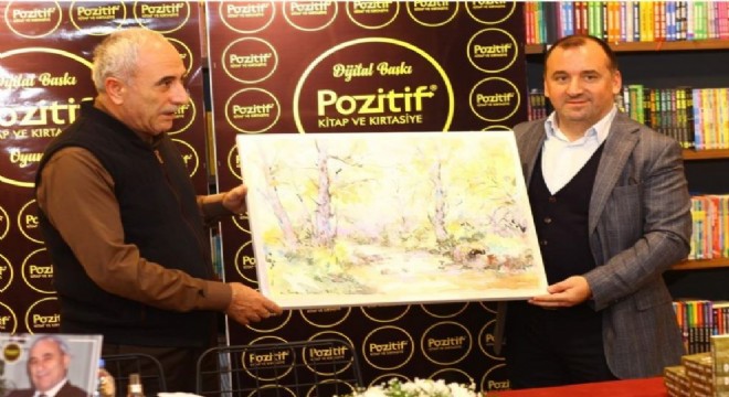 Şair ve Yazar Genç Erzurum'da imza gününe katıldı